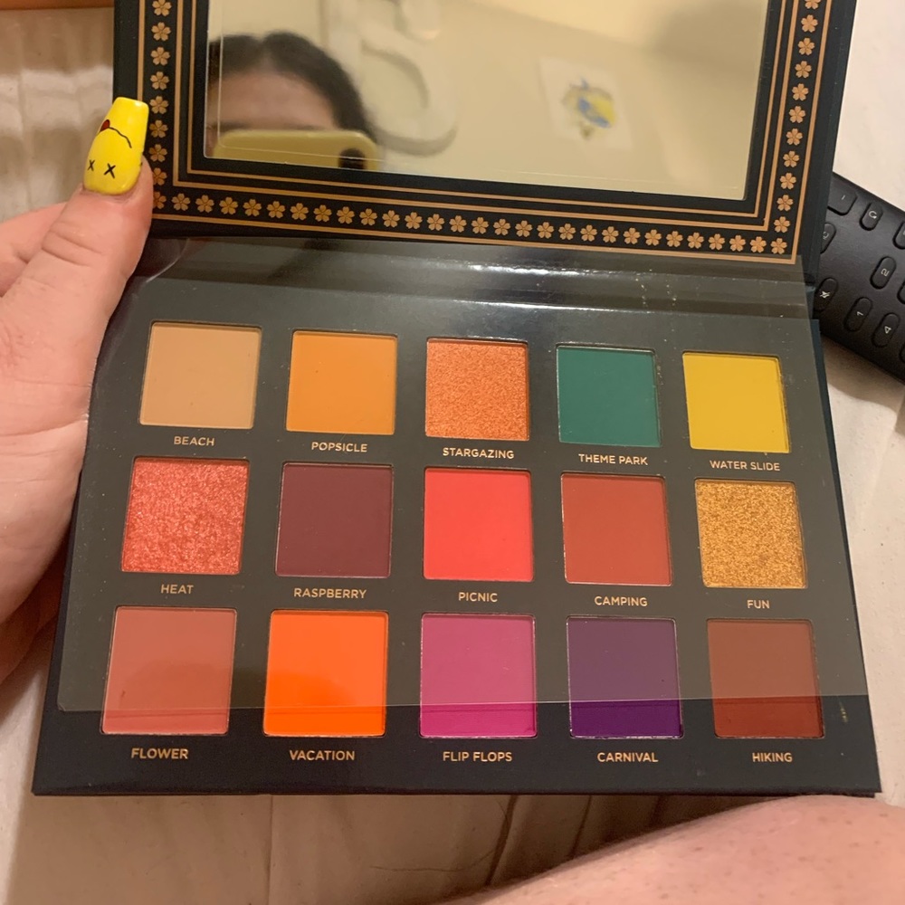Ace Beaute Eyeshadow Palette